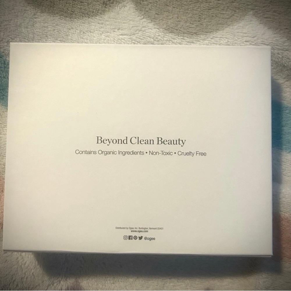 OGEE Radiant Contour Collection Box - Picture 3 of 3